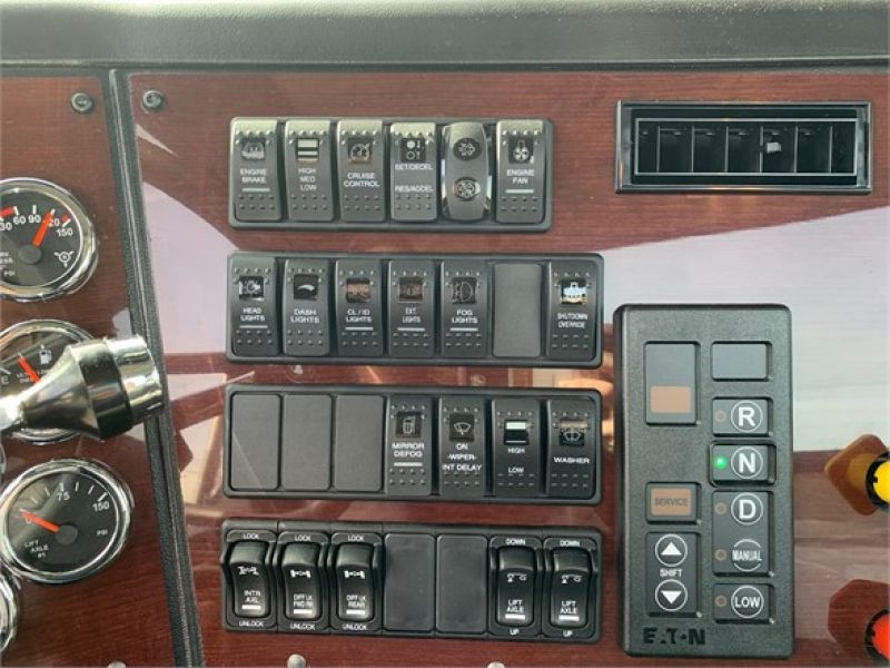 2020 WESTERN STAR 4900SF 5033311037