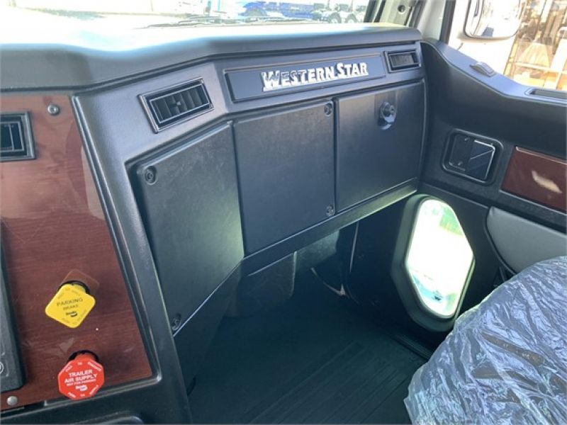 2020 WESTERN STAR 4900SF 5033312119