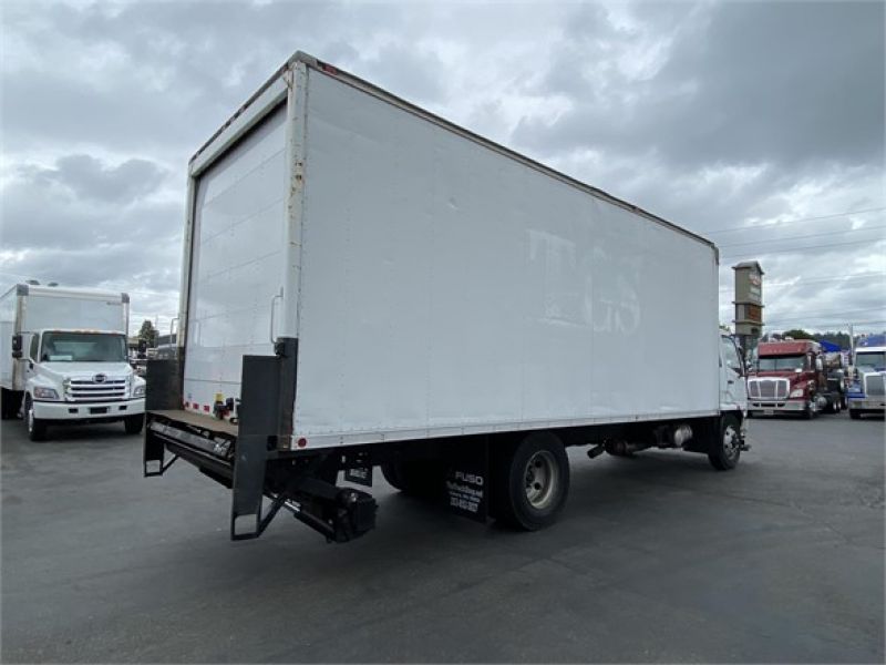 2010 MITSUBISHI FUSO FK260 6051055361