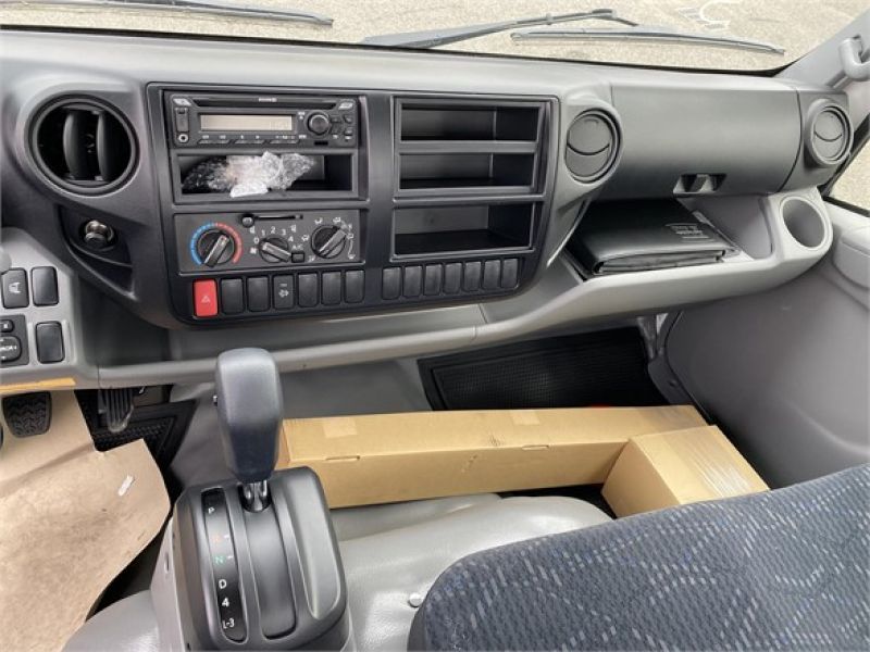 2020 HINO 195 6058088943
