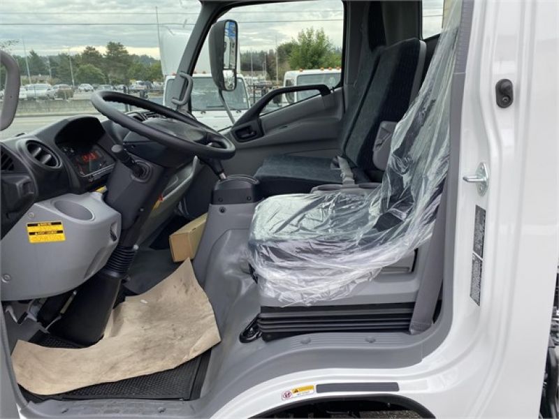 2020 HINO 195 6058089035
