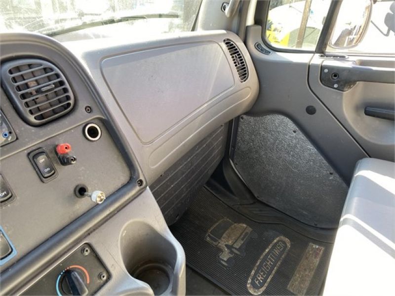 2014 FREIGHTLINER BUSINESS CLASS M2 106 6006017637