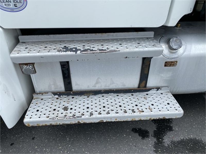 2014 FREIGHTLINER BUSINESS CLASS M2 106 6065608005