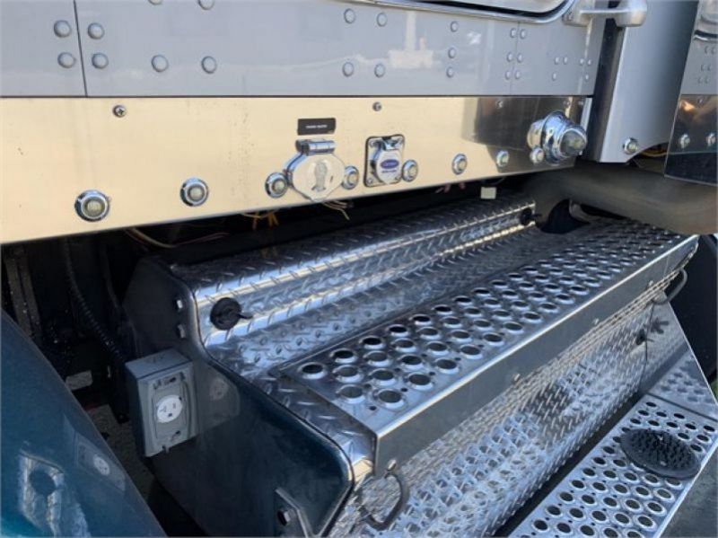 2016 KENWORTH T800 5034182137-799x599