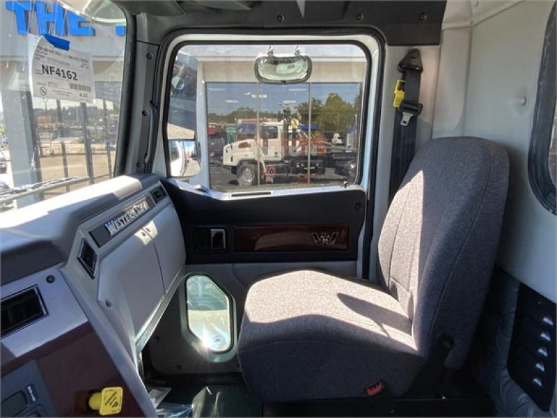 2022 WESTERN STAR 4700 7142959713