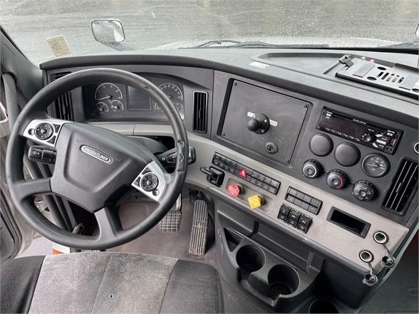 2019 FREIGHTLINER CASCADIA 126 7272937264