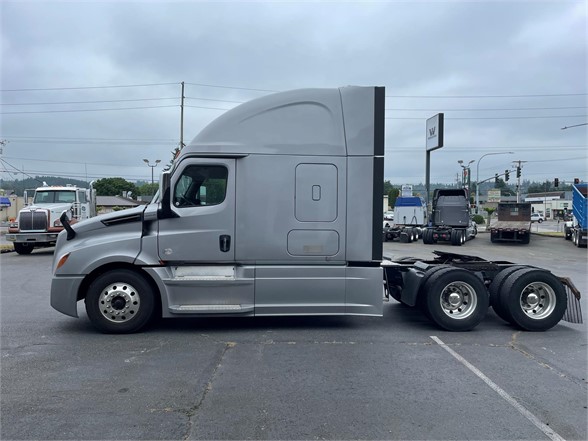 2019 FREIGHTLINER CASCADIA 126 7272937351