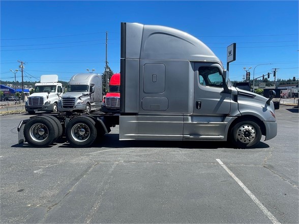 2019 FREIGHTLINER CASCADIA 126 7276669043